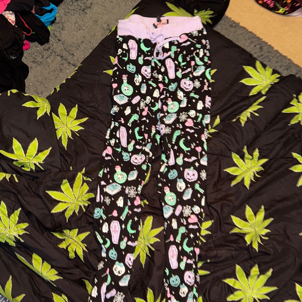 Trick’z n treats sweatpants
